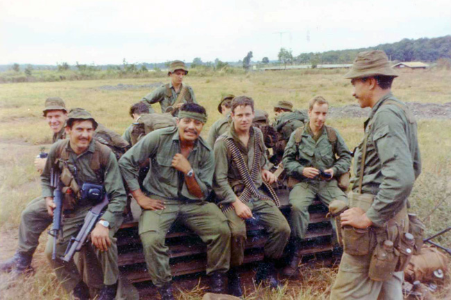 V5 Coy soldiers wait for helicopter at Kangaroo Pad in Nui Dat